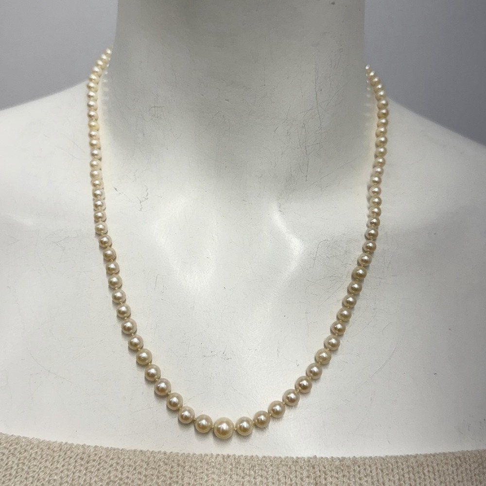 Vintage 14K Gold Graduated Akoya Pearl Necklace Beautiful Luster 19 3/4" Long
